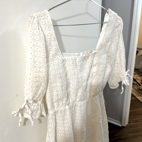 White Daisy Mini Dress - Mon Ami - Picture 3 of 3